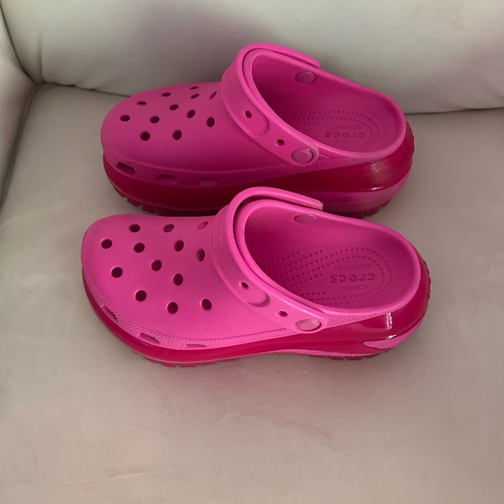 CROCS Classic Bae Platform Pink Clog Hot Pink with Red - Picture 2 of 13
